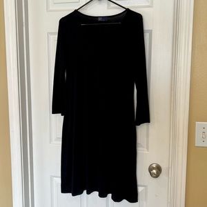 GAP Women’s 3/4 sleeve Dress ~Size M. Black!